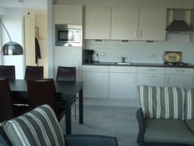 Elegant Holiday Home with Sauna in Langweer