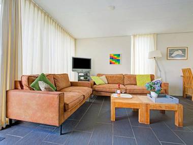 Enticing Holiday Home in Boornzwaag with Garden