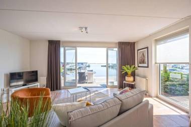 Meerzicht 20 - Waanzinnig uitzicht over het water!