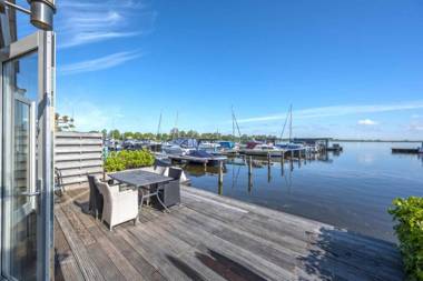 Meerzicht 20 - Waanzinnig uitzicht over het water!