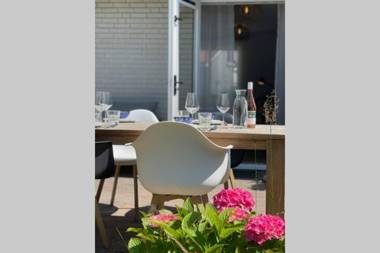 Raaff-71 sfeervol huis direct bij bos duin en strand