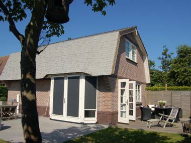 Rustic Holiday Home in Noordwijk close to Dunes