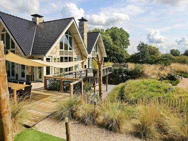 Luxurious Holiday Home with Jacuzzi in Noordwijk