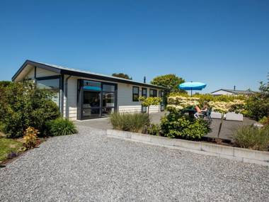 Cozy chalet with dishwasher in Noordwijk 3 km. from the sea