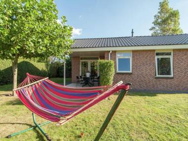 Cozy bungalow with a spacious garden at 1.2 km. from the sea