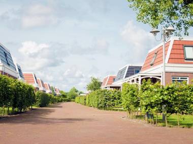 Comfortable holiday home with a porch at 1.3 km from the sea