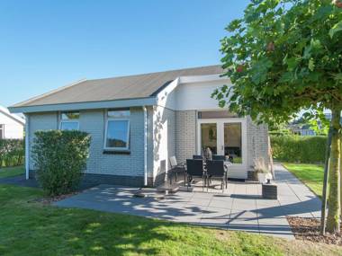 Cozy detached holiday home with terrace 1.2km from the sea