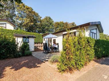 Well-kept chalet with dishwasher in Noordwijk sea at 2.5km
