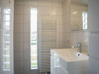 Luxurious Holiday Home in Kattendijke with Terrace