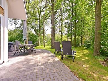 Exquisite Holiday Home in Reutum with Sauna