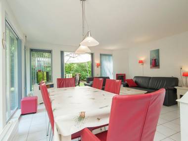 Superb villa in the woods of Gaasterland with WiFi and fireplace