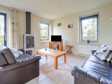 Serene Holiday Home in Gaasterlân-Sleat with Garden