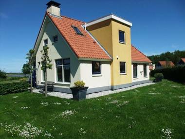 Spacious villa with dishwasher Leeuwarden at 21km