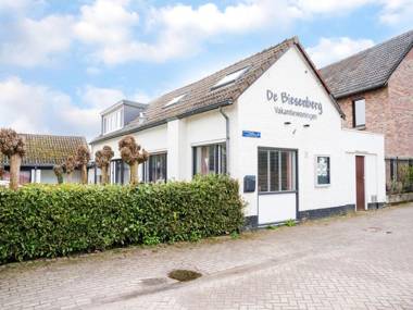 Serene Holiday Home in Ulestraten with Terrace