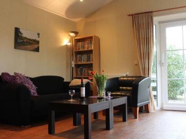 Cozy Boschalet in Voorthuizen with access to swimming pool