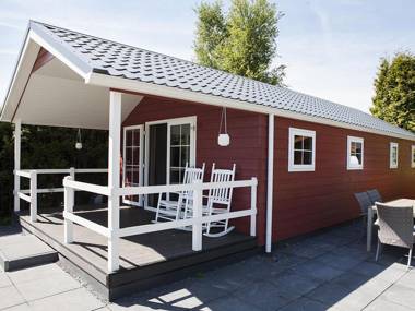 Comfortable lodge with a terrace and oven near the Veluwe