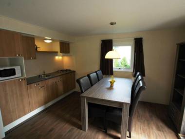 Conveniently furnished chalet with a terrace near the Veluwe