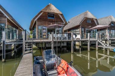 Nautic Rentals - Watervilla's Zuiderhoeve