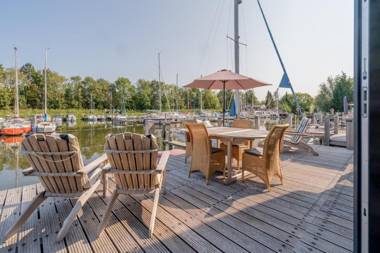 Nautic Rentals - Watervilla's Zuiderhoeve