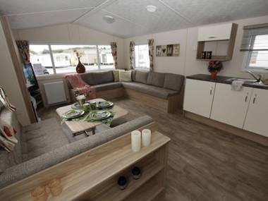 Comfortable chalet with a terrace in a beautiful setting