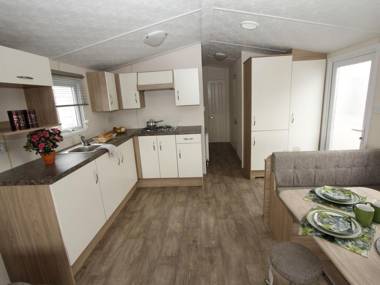 Comfortable chalet with a terrace in a beautiful setting