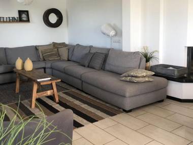 Atmospheric house with play space at the harbor