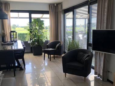 Atmospheric house with play space at the harbor