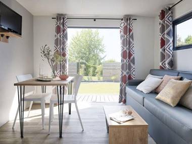 Cozy chalet with dishwasher near a lake