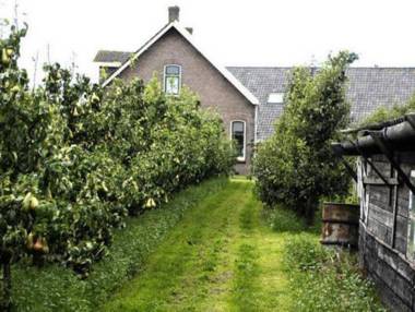 Lovely Cottage near Sea in Wemeldinge