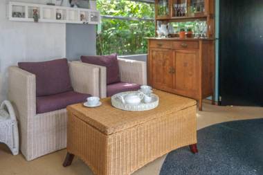 Het kleine Huis mobile home by the harbour and the Lauwersmeer