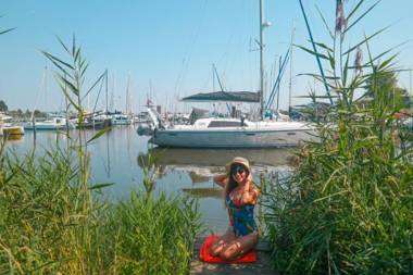 Holiday home Zeemeeuw with own fishing pier