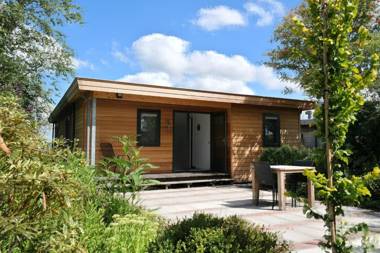 "Heleen" 6 pers Lauwersmeer waterfront full equipped and modern