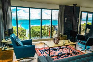 "Heleen" 6 pers Lauwersmeer waterfront full equipped and modern