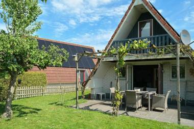 De Druif 6 pers holiday home close to the National Park Lauwersmeer