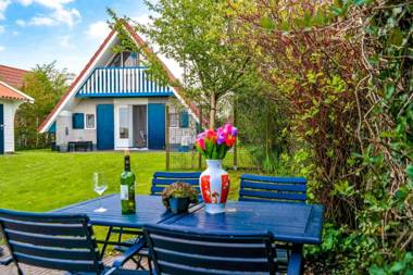 Horizon 5 pers holiday home nice view close to the National Park Lauwersmeer