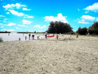 8 pers House 'Capitein Theis' with seaside in front of the Lauwersmeer