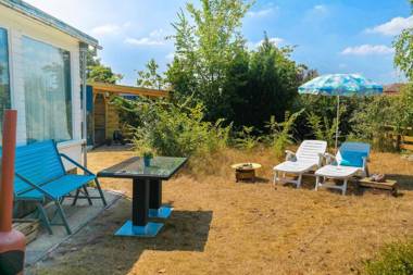 Het kleine Huis mobile home by the harbour and the Lauwersmeer