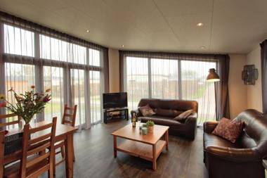Recreatiepark Jachthaven De Veerstal Lathum - Luxe Chalet