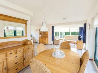 Detached holiday home with combi microwave in green Twente