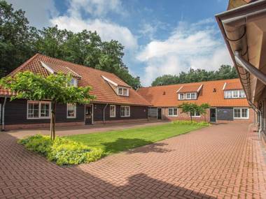 Spacious home with whirlpool and four bathrooms in Twente