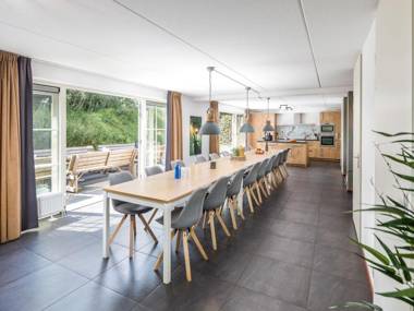 Spacious home with a whirlpool and six bathrooms in Twente