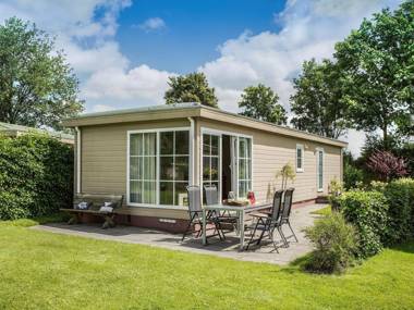 Comfortable chalet with a combi microwave in green Twente