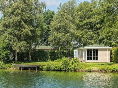 Comfortable chalet with a combi microwave in green Twente