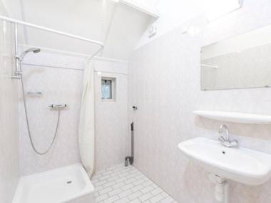 Comfortable bungalow with a combi microwave in green Twente