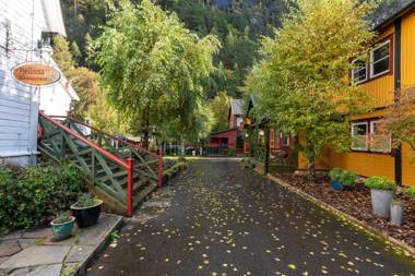 Valldal Fjord Lodge B&B