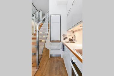 Nordic Host Luxury Apts - Prinsens Gate - Large Mezzanine Studio