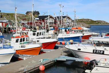 Northcape Nature Rorbuer - 1 - Dock South