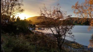 Nesheim Cabin-By-The-Sea