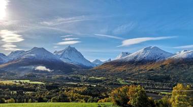 Romsdalseggen Lodge