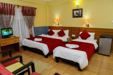 Hotel Silver Oaks Inn